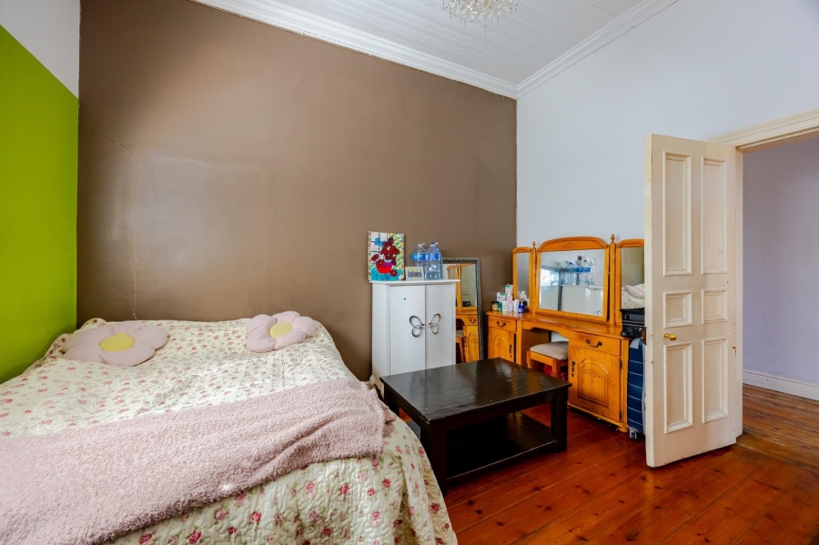 6 Bedroom Property for Sale in Woodstock Western Cape